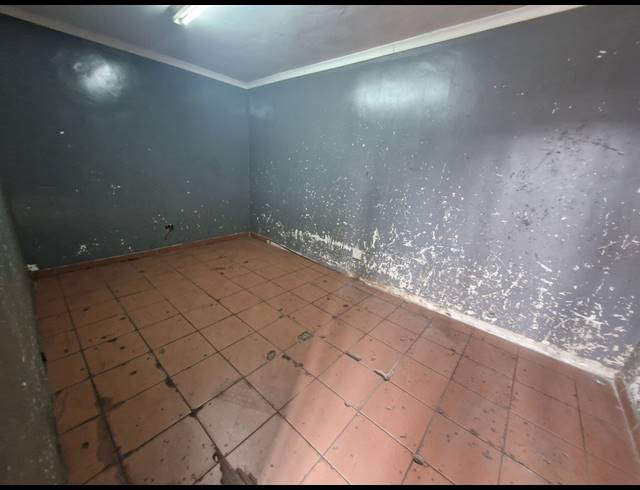 300M² WAREHOUSE TO LET IN BENROSE